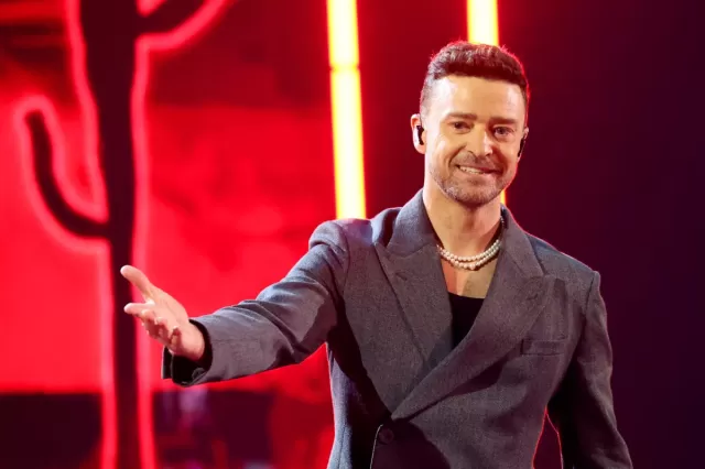 Justin Timberlake Shares Warm Embrace with John Legend at Madison Square Garden Concert