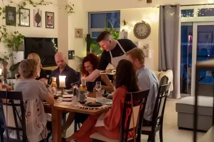 Dubai Has 18,000 Restaurants—But Diners Are Spending $100 to Eat at Someone's Home